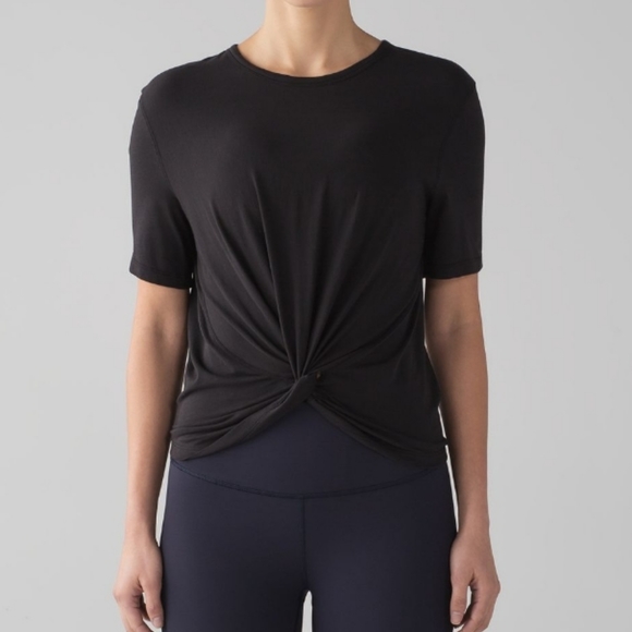 lululemon athletica Tops - Lululemon Crescent Tee Black 6 EUC